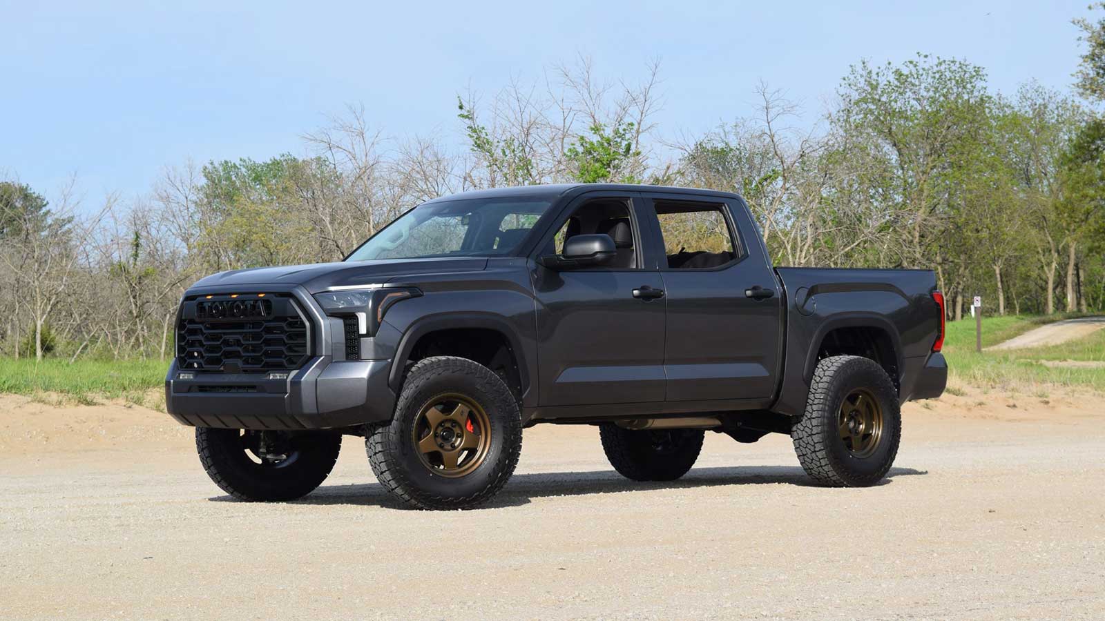 وحدة تحكم دواسة الوقود Pedal Commander لسيارات تندرا من الجيل الثالث - التركيب والمراجعة