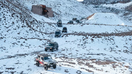 تحليل ملحقات الدراجات النارية جنبًا إلى جنب: من الحماية إلى الأداء