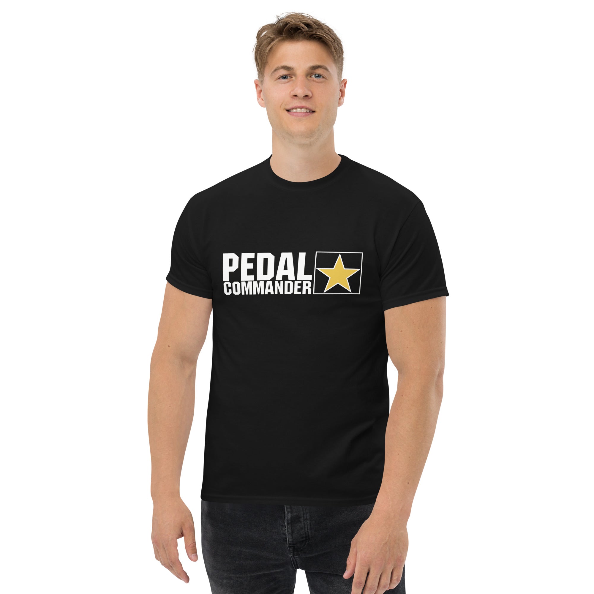 تي شيرت بشعار Pedal Commander